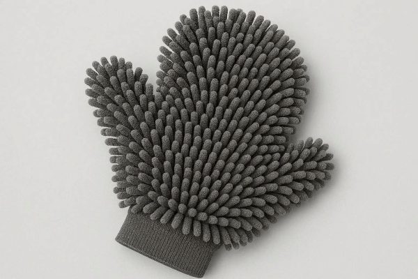 Microfiber Pet Drying and Grooming Glove Ultra Absorbent Mitt for Wiping Muddy Paws and Drying Wet Fur Fast After Rain or Bathing Grey